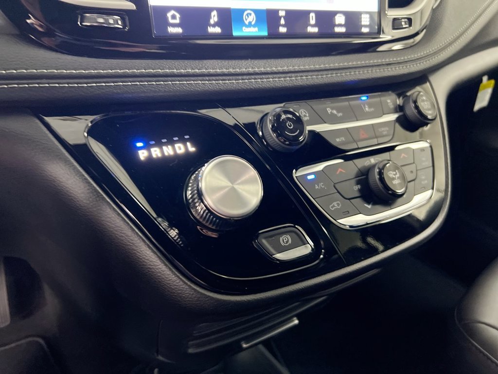 New 2027 Chrysler Pacifica Select w/ Family Tech Group AWD/4WD image 18