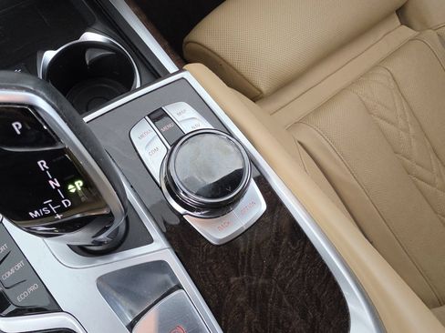 Used 2021 BMW 740i w/ M Sport Package RWD image 19