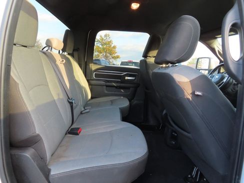 Used 2024 RAM 2500 Big Horn AWD/4WD image 30