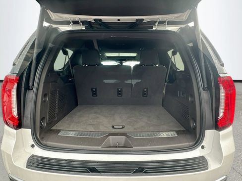 Used 2021 GMC Yukon XL Denali w/ Denali Premium Package RWD image 29