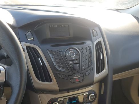 Used 2012 Ford Focus SEL image 25