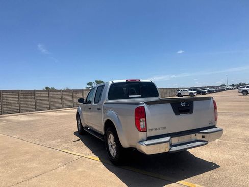 Used 2017 Nissan Frontier SV RWD image 16