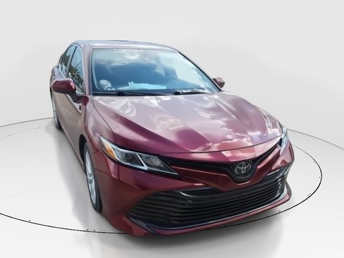 Used 2019 Toyota Camry LE FWD image 1