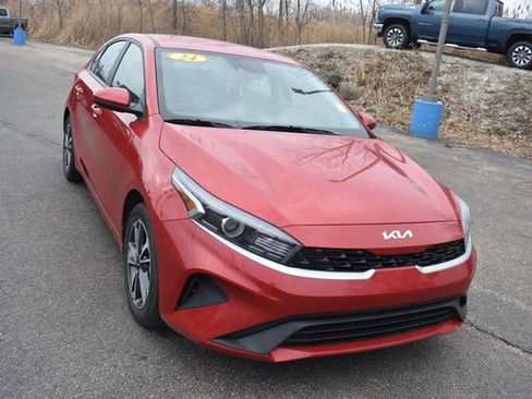 Used 2024 Kia Forte LXS image 9