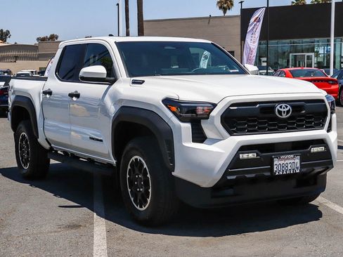Used 2024 Toyota Tacoma TRD Off-Road w/ TRD Off Road Upgrade Package AWD/4WD image 3
