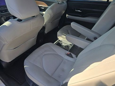 Used 2024 Toyota Grand Highlander XLE image 14