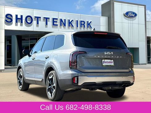 Used 2025 Kia Telluride EX w/ EX Captain's Chair Package FWD image 6