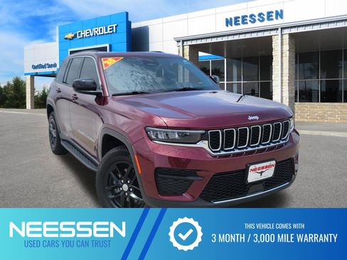 Used 2025 Jeep Grand Cherokee Laredo X RWD image 1
