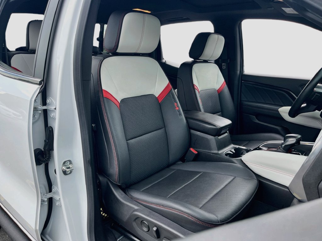 Used 2024 GMC Canyon AT4X AWD/4WD image 28
