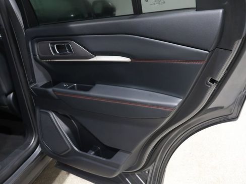 Used 2025 Ford Explorer ST-Line w/ ST-Line Street Pack image 23