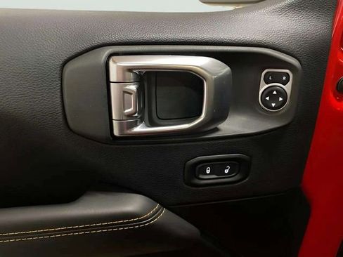 Used 2025 Jeep Wrangler Unlimited Sahara w/ Safety Group AWD/4WD image 55