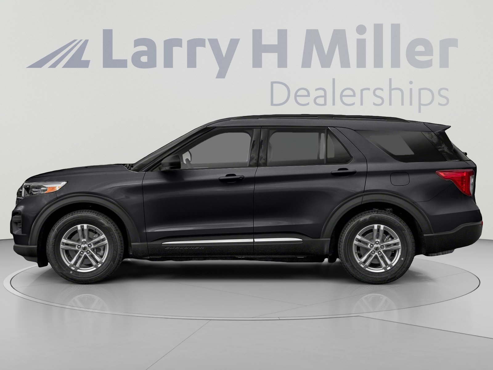 Used 2020 Ford Explorer XLT AWD/4WD image 3
