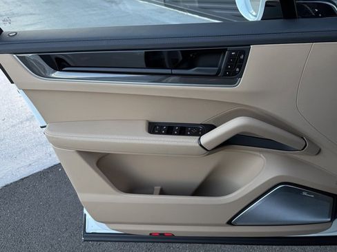 New 2026 Porsche Cayenne Turbo image 13