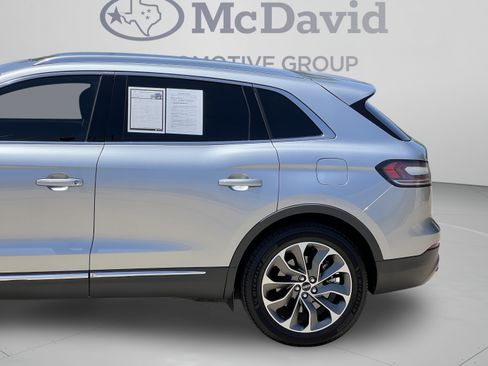 Used 2023 Lincoln Nautilus Reserve w/ Luxury Package AWD/4WD image 31