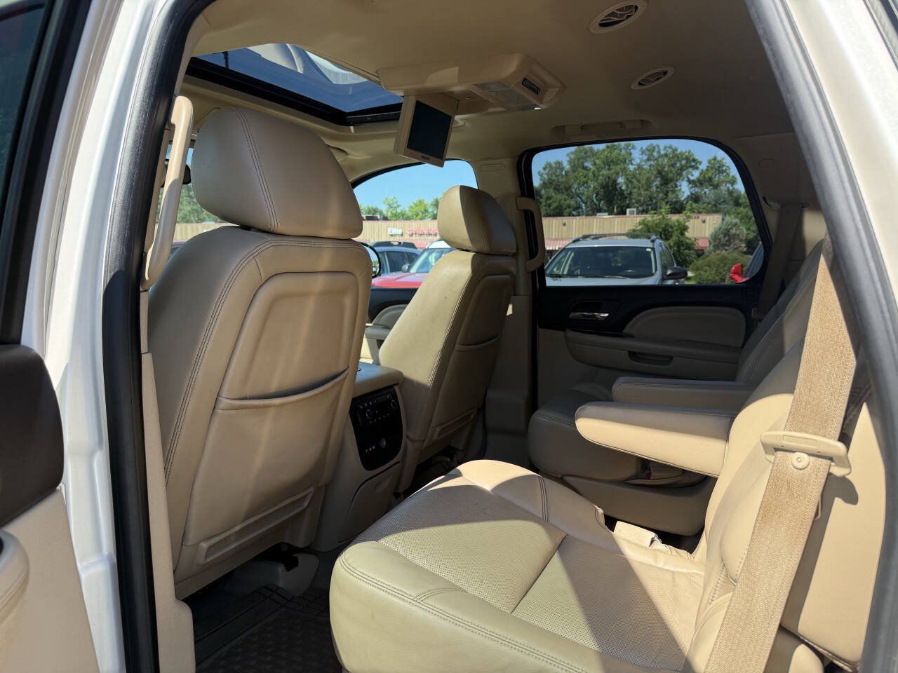 Used 2012 GMC Yukon Denali AWD/4WD image 15
