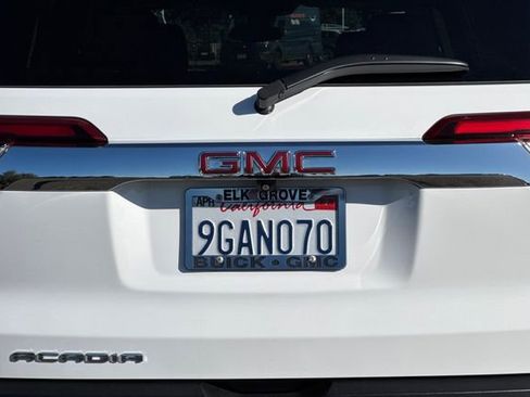 Used 2023 GMC Acadia SLE FWD image 50