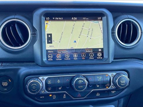 Certified 2020 Jeep Gladiator Overland AWD/4WD image 36