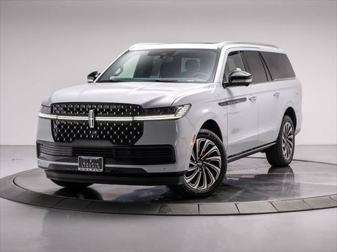 New 2026 Lincoln Navigator L Black Label AWD/4WD image 1