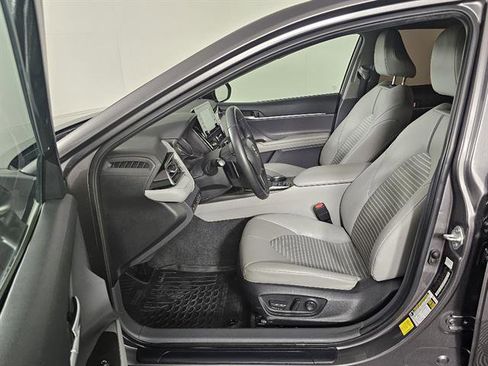 Used 2023 Toyota Camry SE w/ Cold Weather Package image 23
