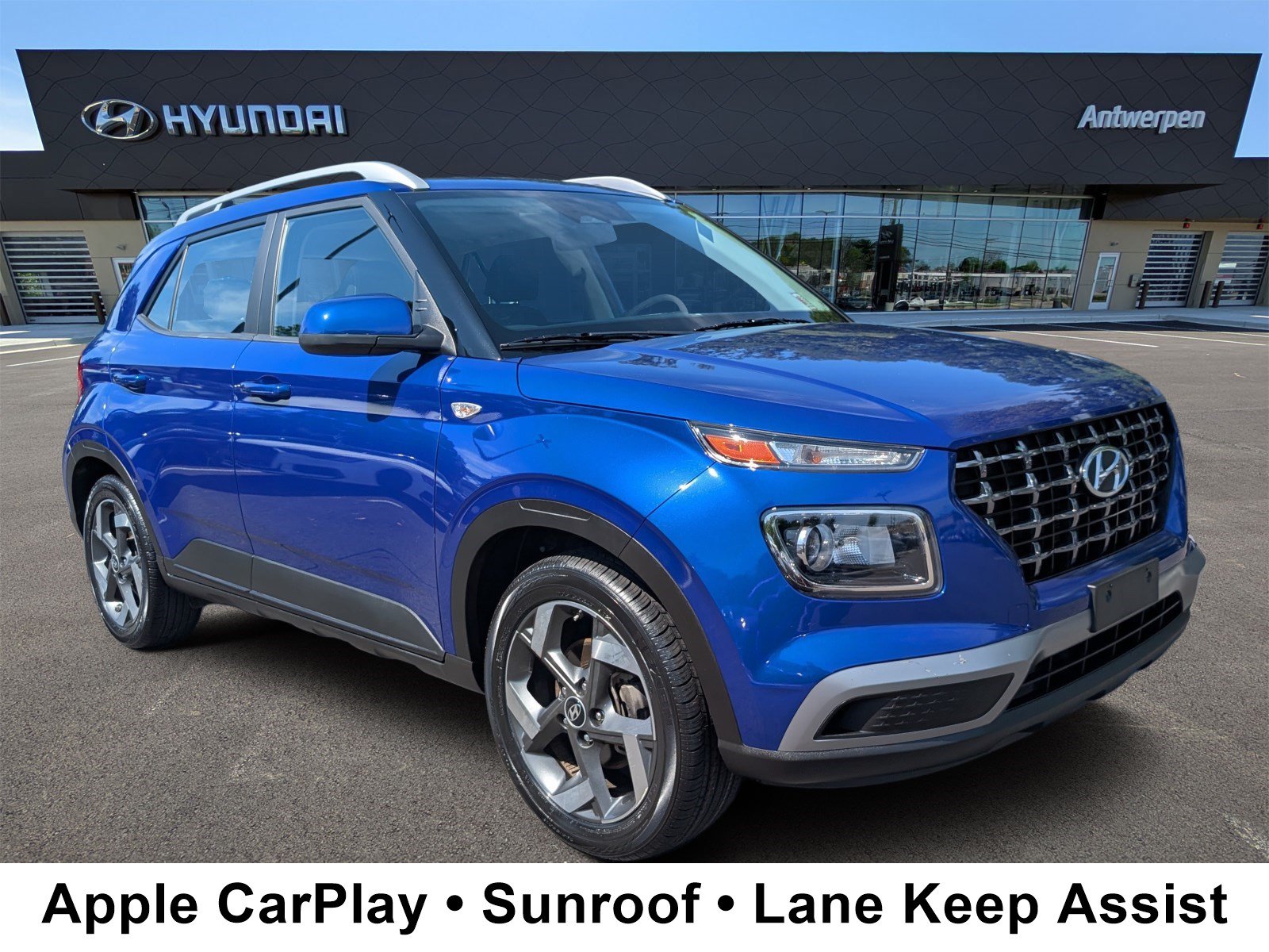 Certified 2024 Hyundai Venue SEL FWD image 1