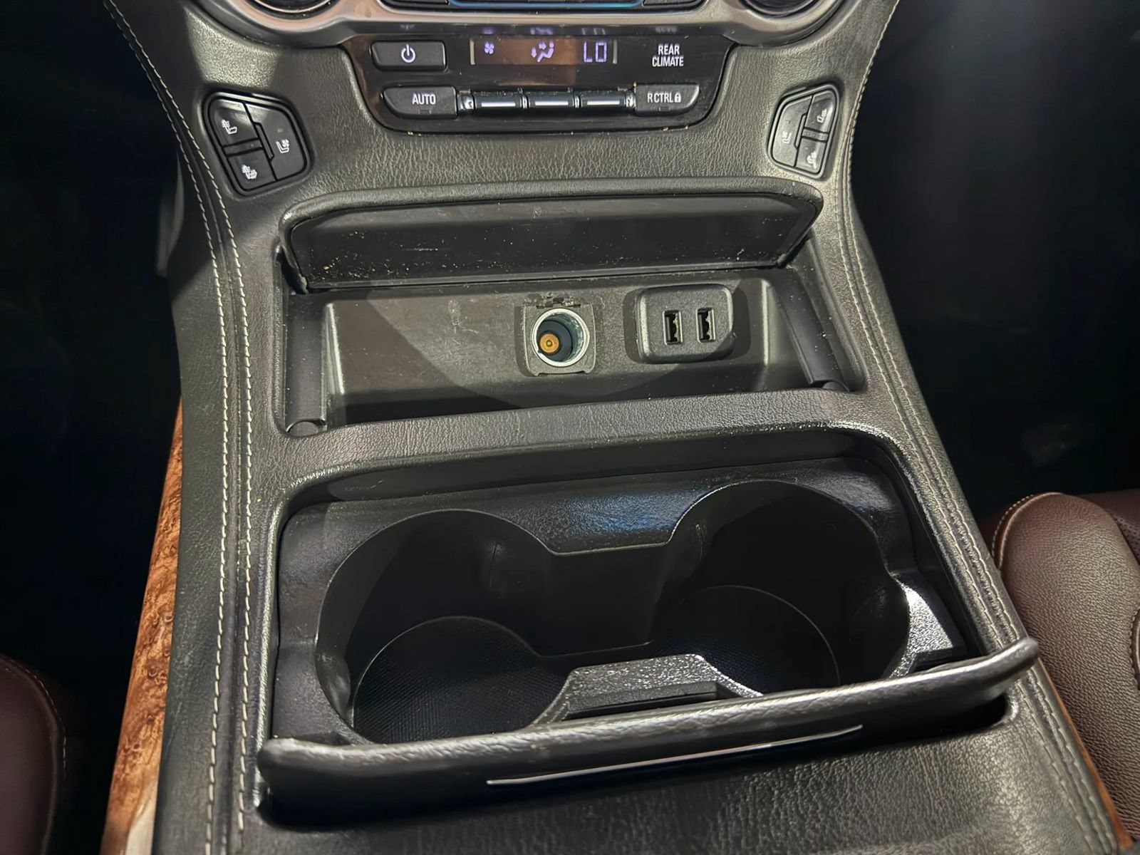 Used 2019 Chevrolet Suburban Premier w/ Premier Plus Edition AWD/4WD image 37