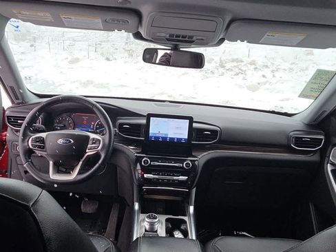 Used 2022 Ford Explorer Limited w/ Equipment Group 301A image 7