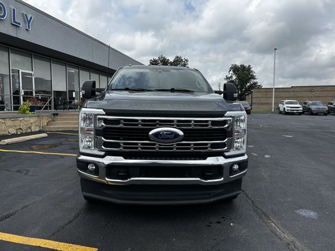 Used 2024 Ford F250 XLT AWD/4WD image 5