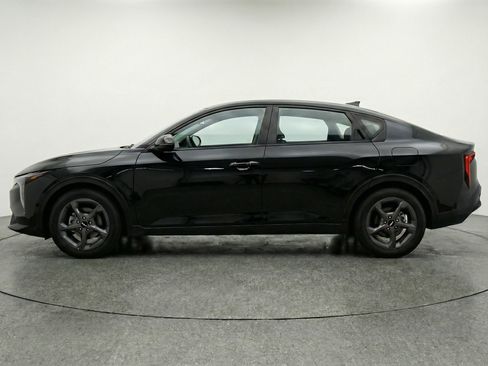 Used 2025 Kia K4 LXS FWD image 5