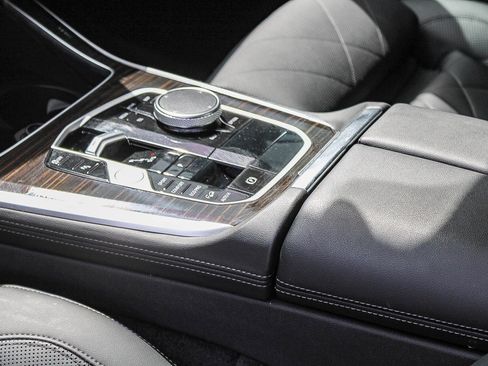 Used 2024 BMW X5 xDrive40i w/ M Sport Package AWD/4WD image 21