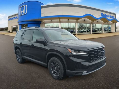 New 2025 Honda Pilot TrailSport image 2
