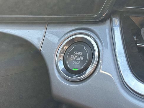 Certified 2024 Chevrolet Trax LT w/ Sunroof Package FWD image 26