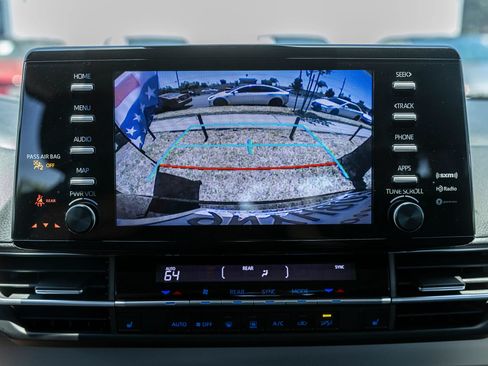 Used 2022 Toyota Sienna XLE AWD/4WD image 29