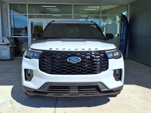 New 2026 Ford Explorer ST-Line w/ ST-Line Street Pack RWD image 2