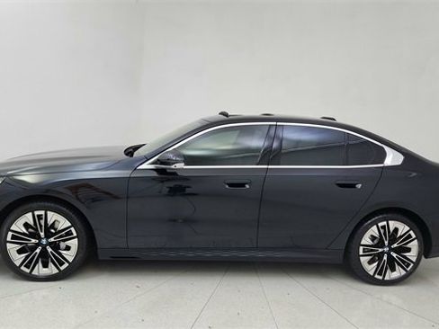 Used 2026 BMW 530i image 3