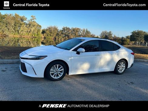 Certified 2025 Toyota Camry LE image 1