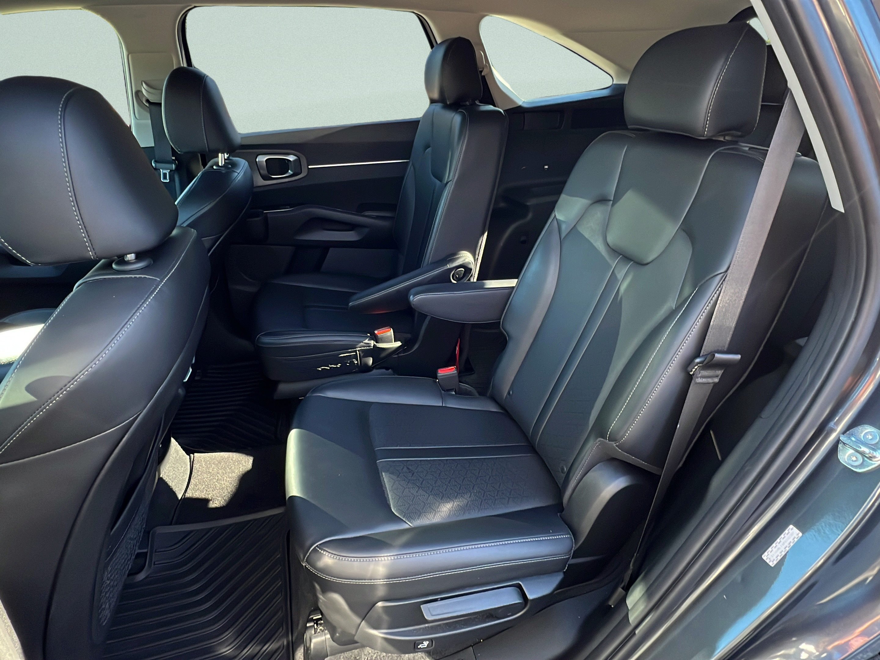 Certified 2023 Kia Sorento EX FWD image 10