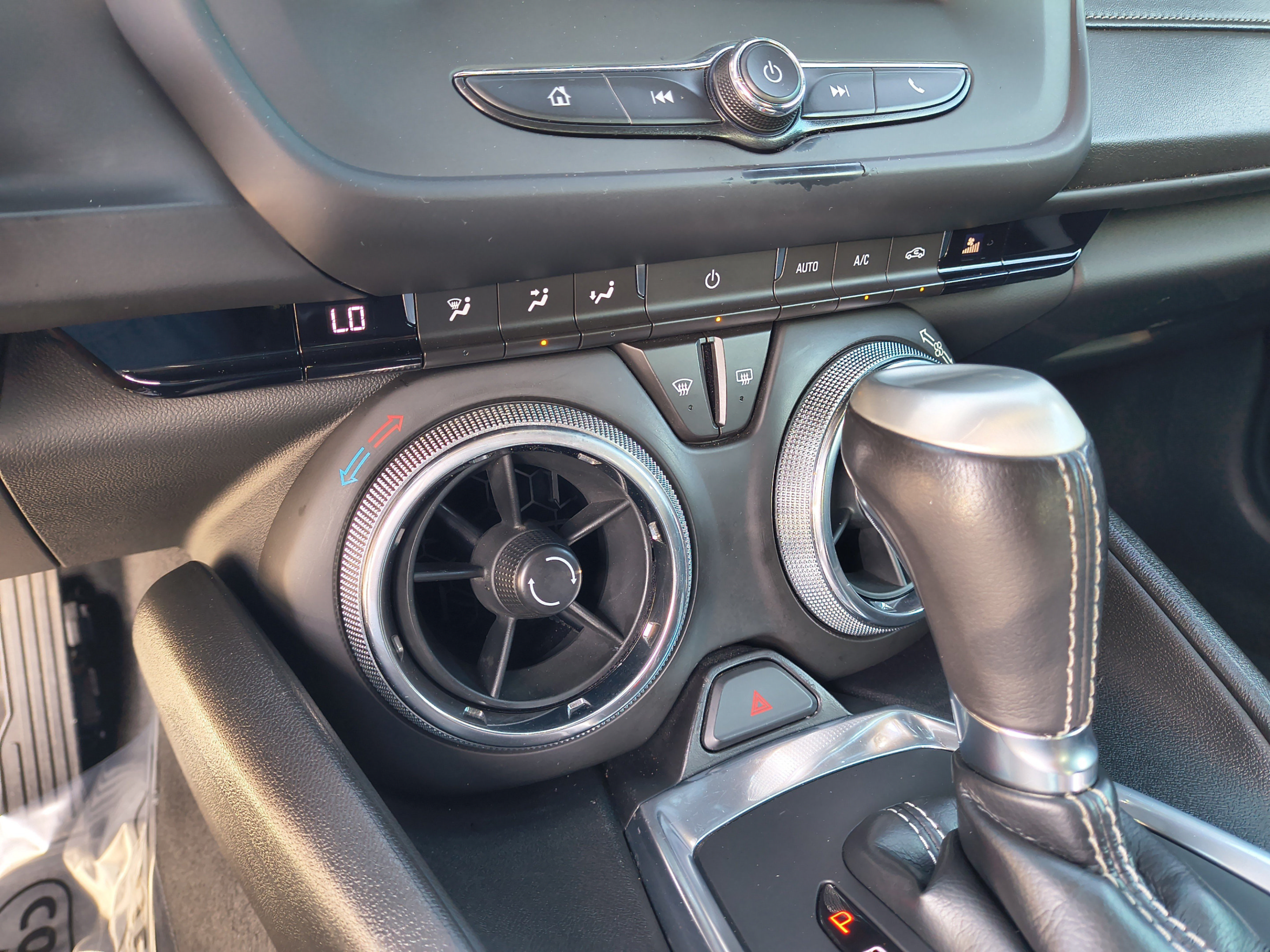 Used 2018 Chevrolet Camaro LT RWD image 19