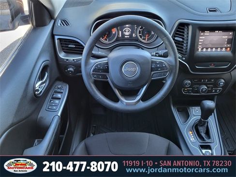Used 2019 Jeep Cherokee Latitude w/ Popular Appearance Group image 13