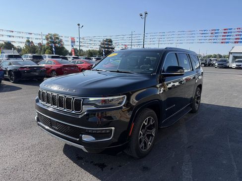 Used 2024 Jeep Wagoneer Series III AWD/4WD image 10