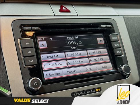 Used 2010 Volkswagen Passat Komfort FWD image 15