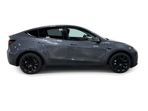 Certified 2023 Tesla Model Y Long Range AWD/4WD image 7