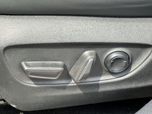 Used 2024 Toyota Grand Highlander XLE FWD image 14
