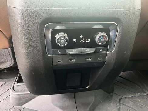 Used 2025 Chevrolet Tahoe High Country AWD/4WD image 38