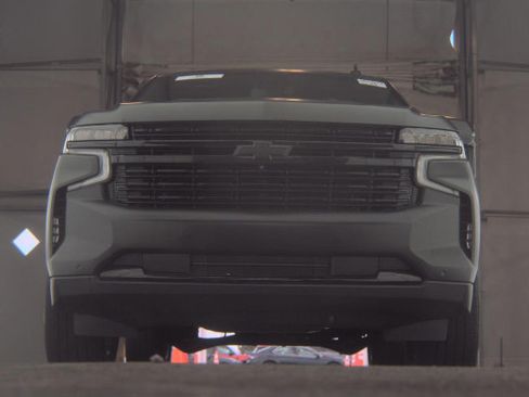 Used 2024 Chevrolet Tahoe RST w/ Luxury Package AWD/4WD image 3