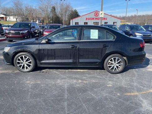 Used 2017 Volkswagen Jetta SE image 5