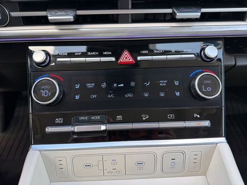 Used 2025 Hyundai Santa Fe Calligraphy AWD/4WD image 15