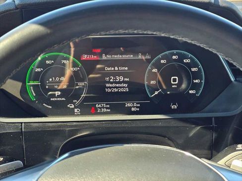 Used 2024 Audi Q8 e-tron Premium Plus image 28