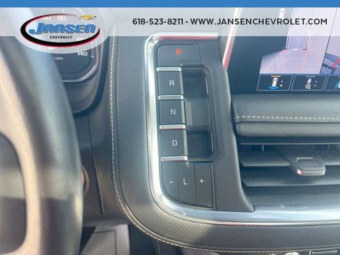 Used 2021 GMC Yukon XL SLT w/ SLT Premium Package image 15