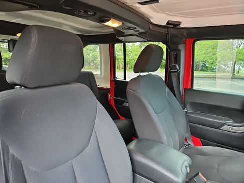 Used 2016 Jeep Wrangler Unlimited Sport w/ Quick Order Package 24S AWD/4WD image 12
