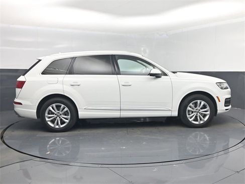 Used 2017 Audi Q7 3.0T Premium Plus image 41